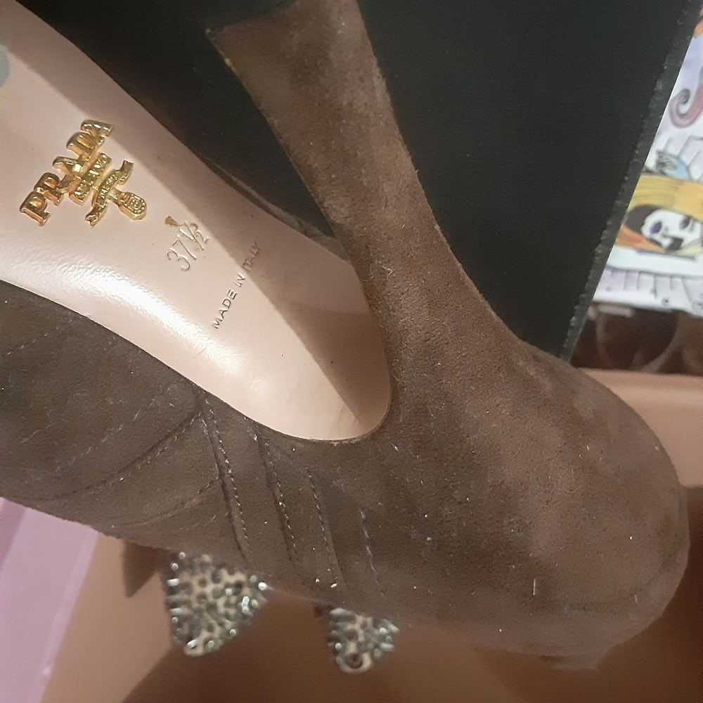 Prada ankle boots 100% leather suede.